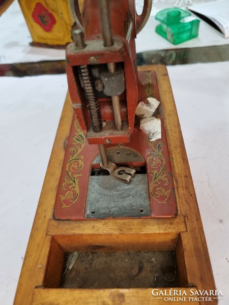 Old toy sewing machine