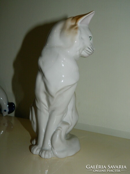 Kőbányai porcelángyár macska