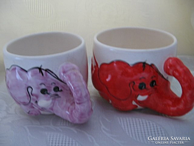 Lucky elephant-shaped mugs in pairs