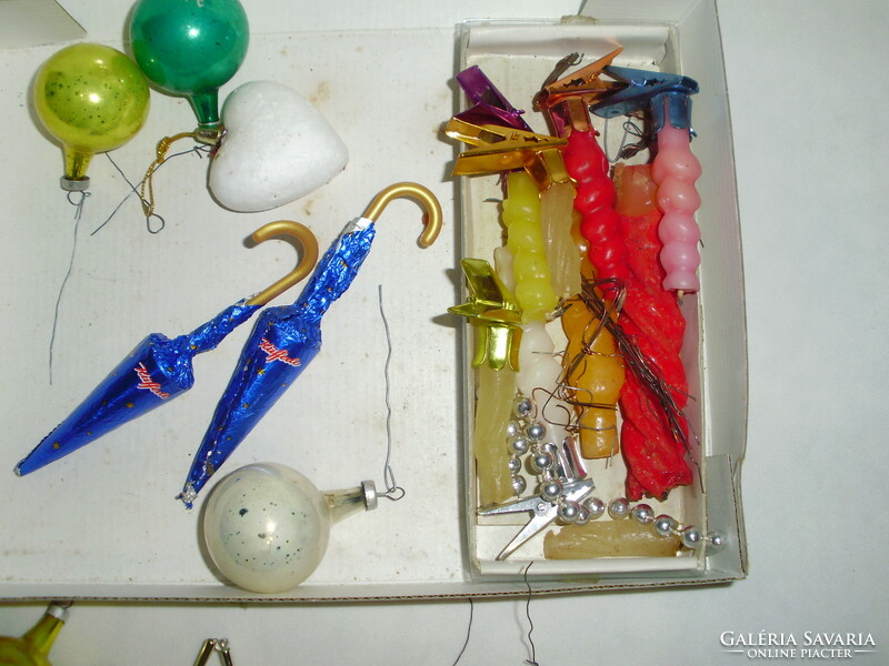 Vintage karácsonyfa díszek - egy dobozzal / gablonz, süvegcukor esernyők, fém spirálok, műanyag .../