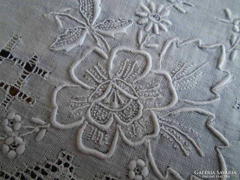 Old, sewn, embroidered handkerchiefs, handkerchiefs, handkerchiefs. 30 X 30 cm.