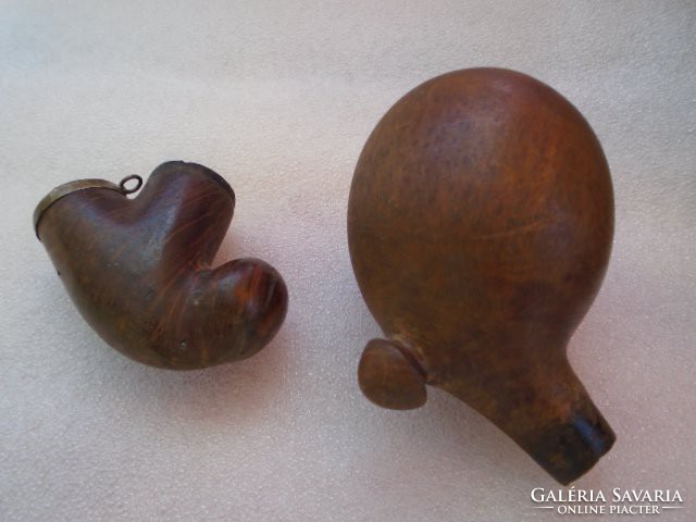 2 antique pipe heads are very special pieces