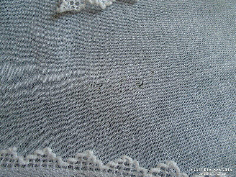 Old, sewn, embroidered handkerchiefs, handkerchiefs, handkerchiefs. 26 X 26 cm.