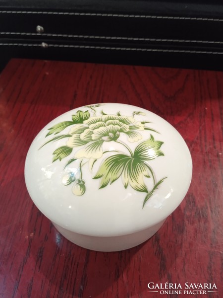 Hollóháza porcelain bonbonier, size 8 cm, flawless.