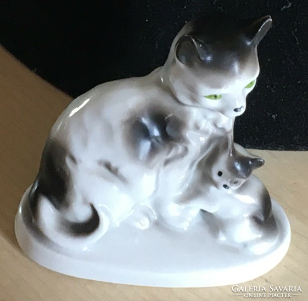 For cat lovers - display case - a mother cat and her kitten marked with a German model number