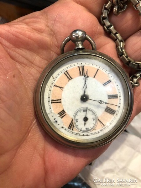 Art deco pocket watch, in working condition, excellent piece for collectors.