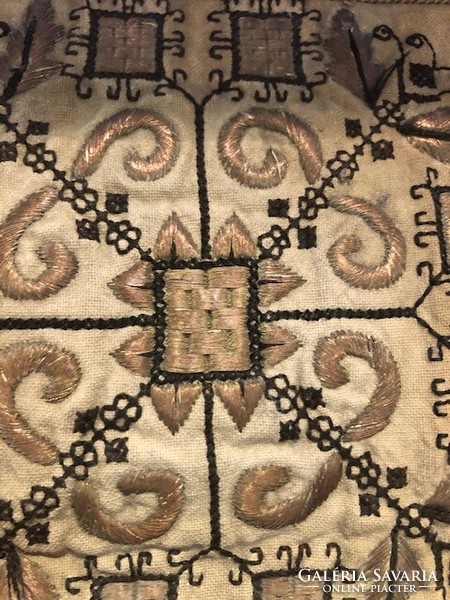 Art Nouveau table cloth, copper thread embroidery, 15 x 15 cm.