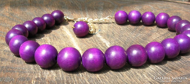 Retro wooden necklace extra purple