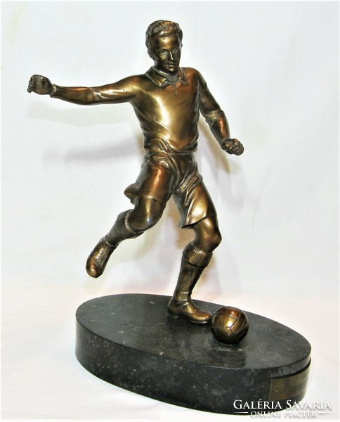 Football player statue - from 1939