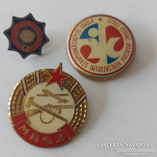 Different badges - 3 pcs