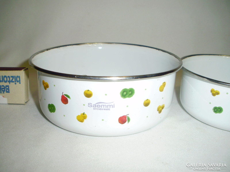 Small bowl with enamel legs - set of three - together