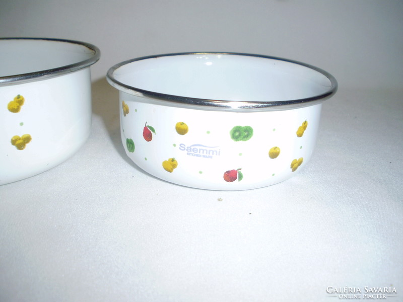 Small bowl with enamel legs - set of three - together