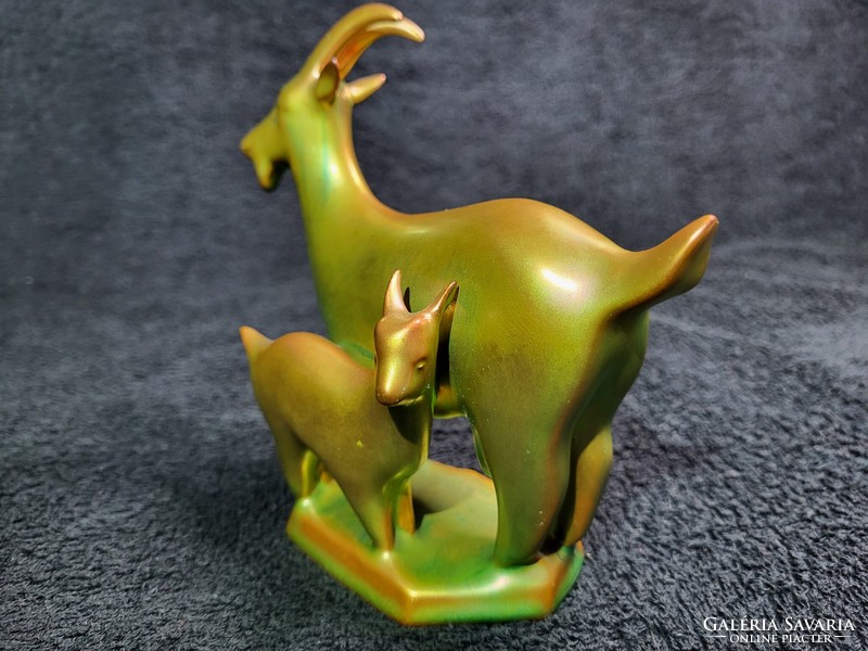 András Sinkó: mother goat with her kid - zsolnay, eosin glaze, figural sculpture