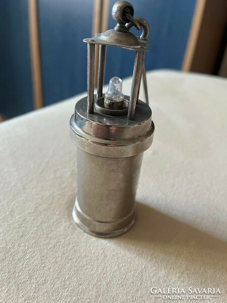 Miner's lamp with a small burner