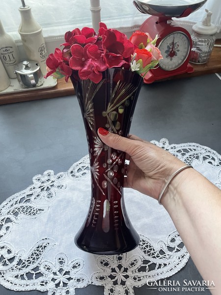 Gyönyörű rubin, bordó csiszolt kristály üveg váza, 26 cm, hibátlan.