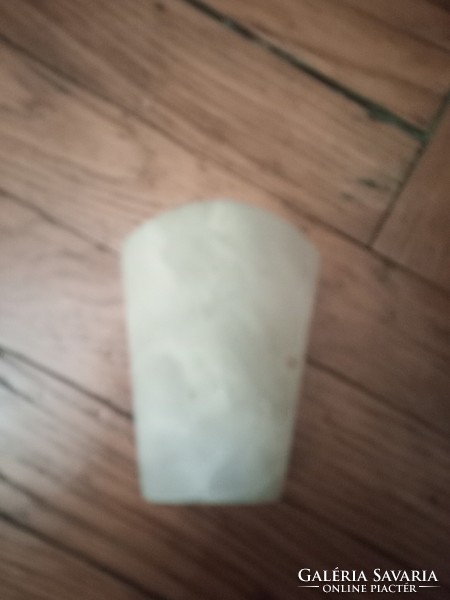 Különleges formájú kisméretű antik márvány hamutartó