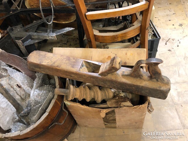 Wooden planer, very old, size 70 cm, for interior decorators.