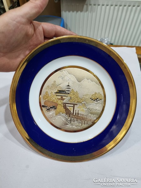 Gilded porcelain wall plate