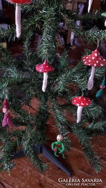 Handmade Christmas tree decorations with a retro effect, various types