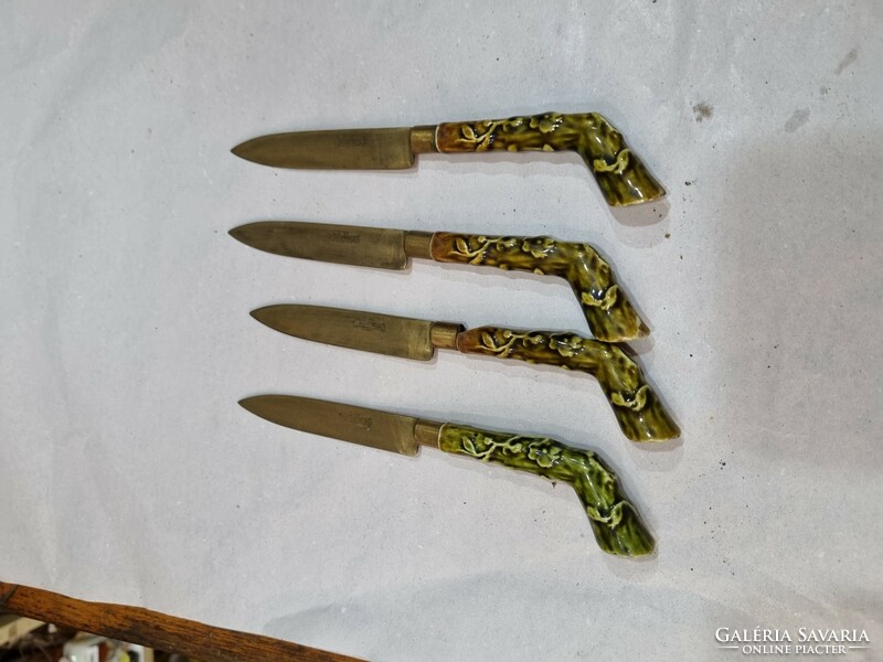 4 knives with porcelain handles