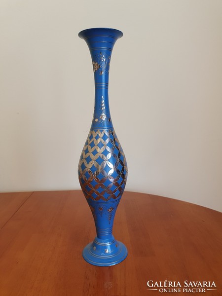 Keleties kék fém váza, 37cm magas