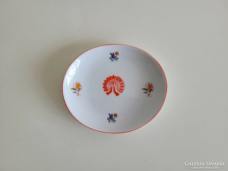 Old retro porcelain bowl with a red star from Hóllóháza, Vosk hospitality industry souvenir