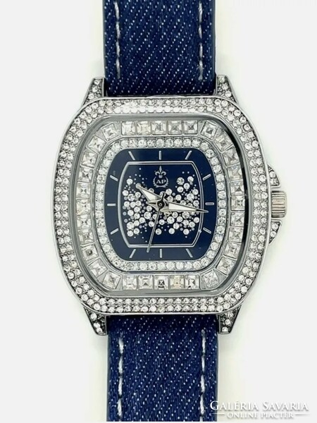Beautiful crystal jewelry watch - new