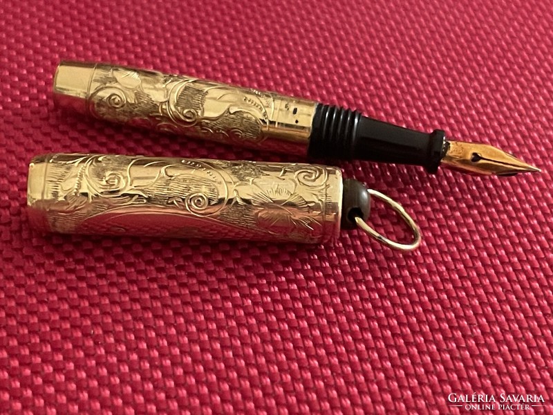 Antique ballpoint pen that can be worn as a golden pendant