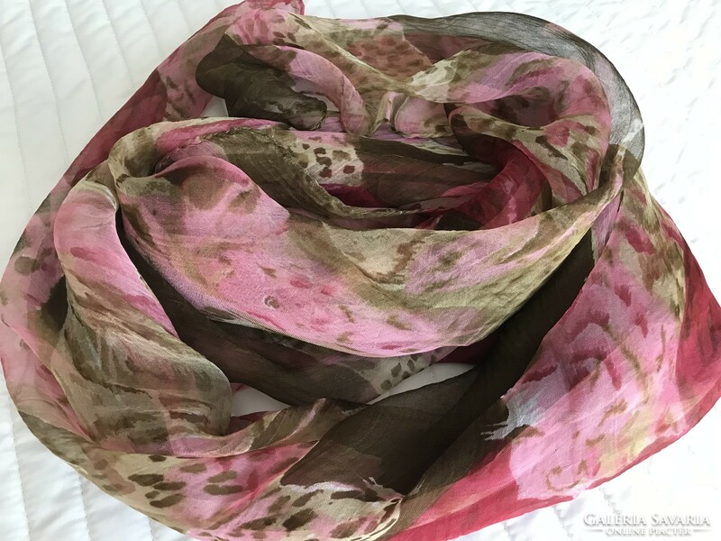 Silk scarf with tiger and cheetah pattern in khaki and pale cherry colors