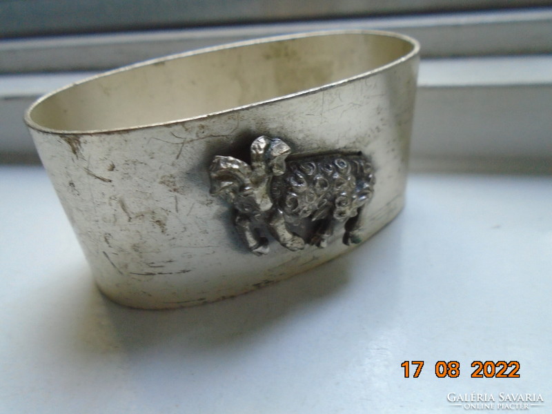 Silver-plated alpaca napkin ring with protruding ram