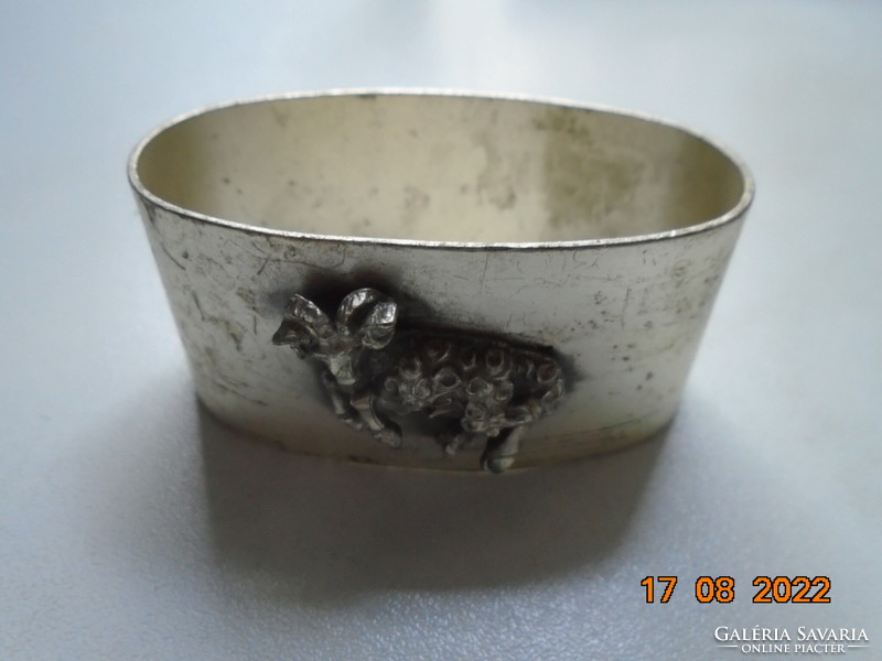 Silver-plated alpaca napkin ring with protruding ram
