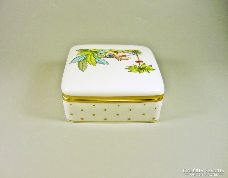 Herend, Chinese (Fodos) pattern hand-painted porcelain cigarette box with a dragon pattern 10 cm. (B102)