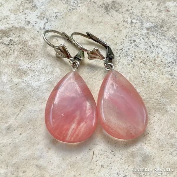 Cherry quartz drop-shaped mineral earrings