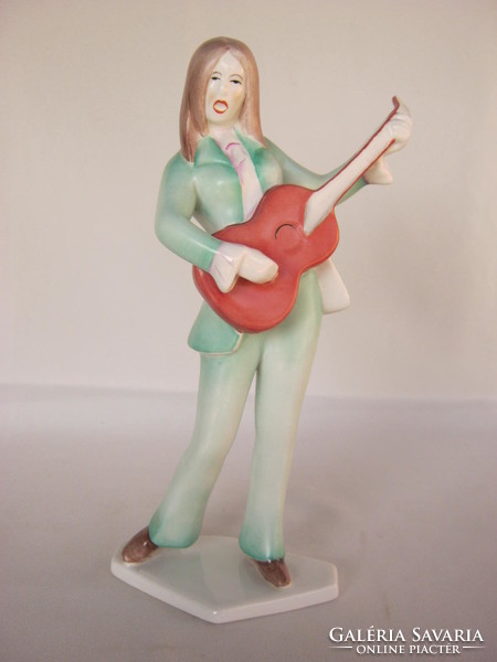 Aquincum porcelain retro girl playing guitar