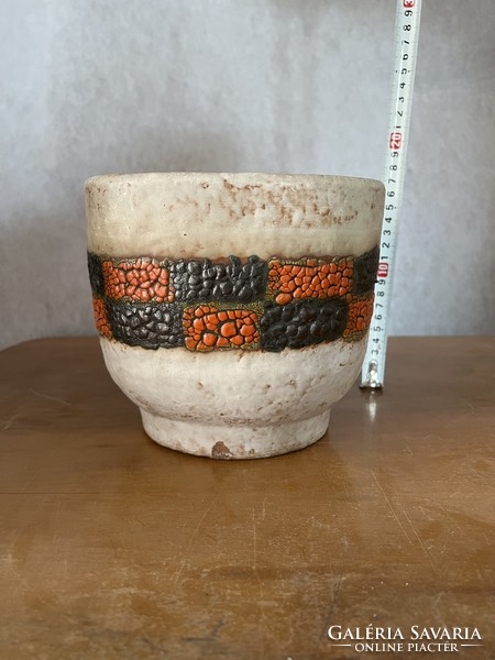 B Várdeák Ildikó keramikus művész kaspója, 17 cm-es magasságú