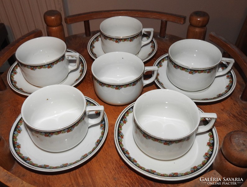 Early 1900s tea cups with saucers