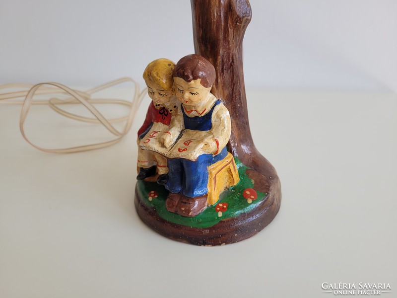 Régi vintage figurális asztali lámpa éjjelilámpa tanuló kisfiú és kislány