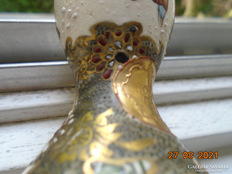 Edo satsuma multi-person vase with ancient double gourd shape with embossed hand painting, gold brocade patterns