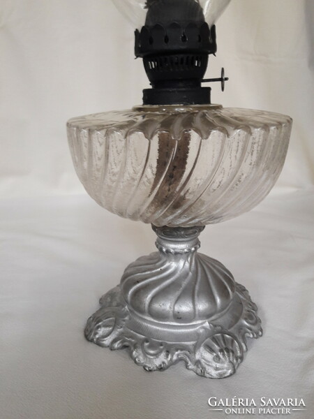 Antique old table kerosene lamp silver painted cast iron base ribbed glass container wick 19.Sz