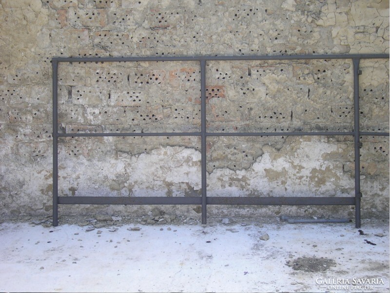 Old handrails, 10 pieces can be connected to each other, 200 x 120 cm, sold together with foot protectors
