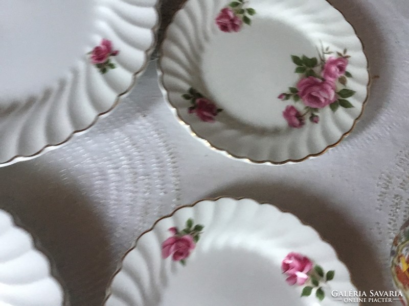 Snowhite Regency angol tányérok, 2 nagy, 2 kicsi (400)