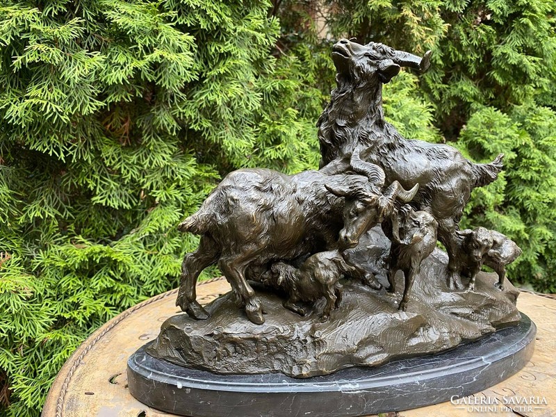 Kecske család - monumentális bronz szobor
