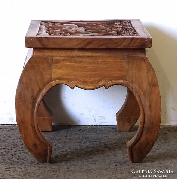 1K327 Faragott elefánt díszes kisméretű asztal egzotikus keleti tömör fából 36 x 40 x 60 cm