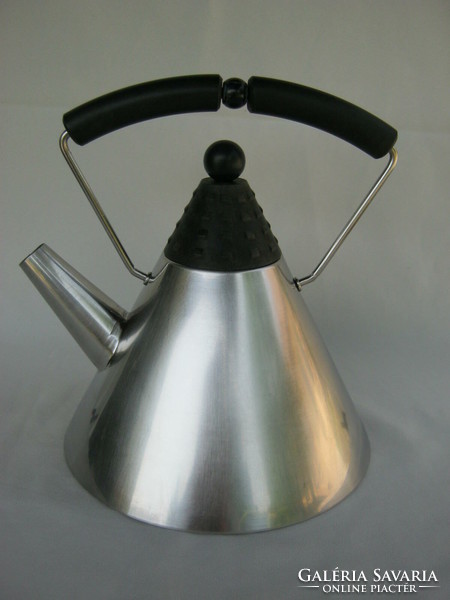 Retro design teapot teapot