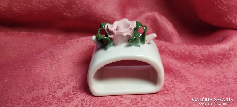 Rózsás porcelán szalvétagyűrű