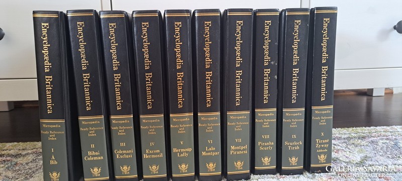 Angol nyelvű Encyclopedia sorozat I-X kötet.