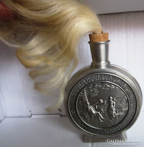 Snuff holder bottle / box / material zinn, diameter 10.5 cm 13.8 cm without stopper.