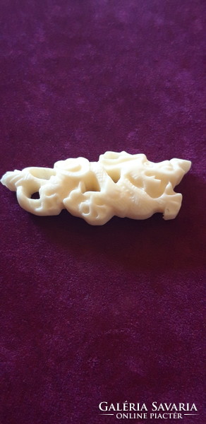 Carved bone Chinese dragon brooch/pin