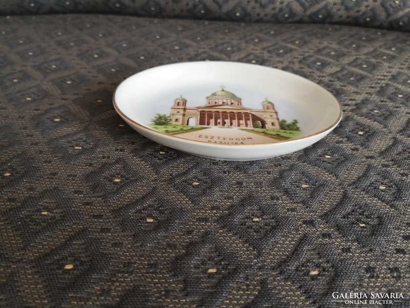 Bowl depicting the Esztergom Basilica in Herend - made for Esztergom's thousand-year anniversary