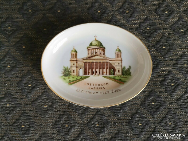 Bowl depicting the Esztergom Basilica in Herend - made for Esztergom's thousand-year anniversary